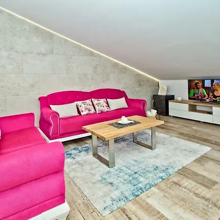Bubalo Apartment *